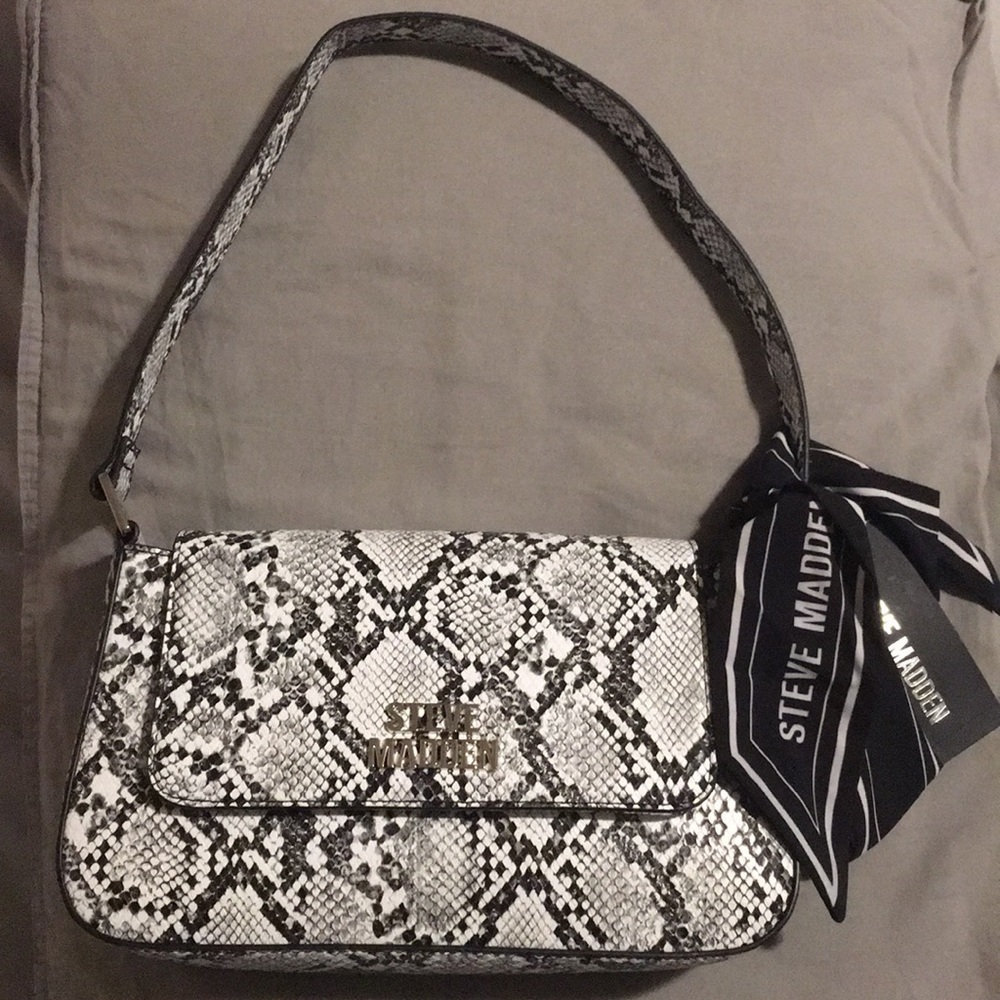 Steve Madden briggite core bag